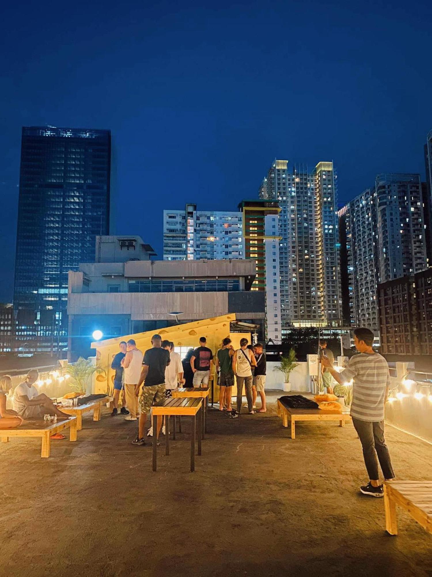 Cheese Hostel Manila Makati City Buitenkant foto