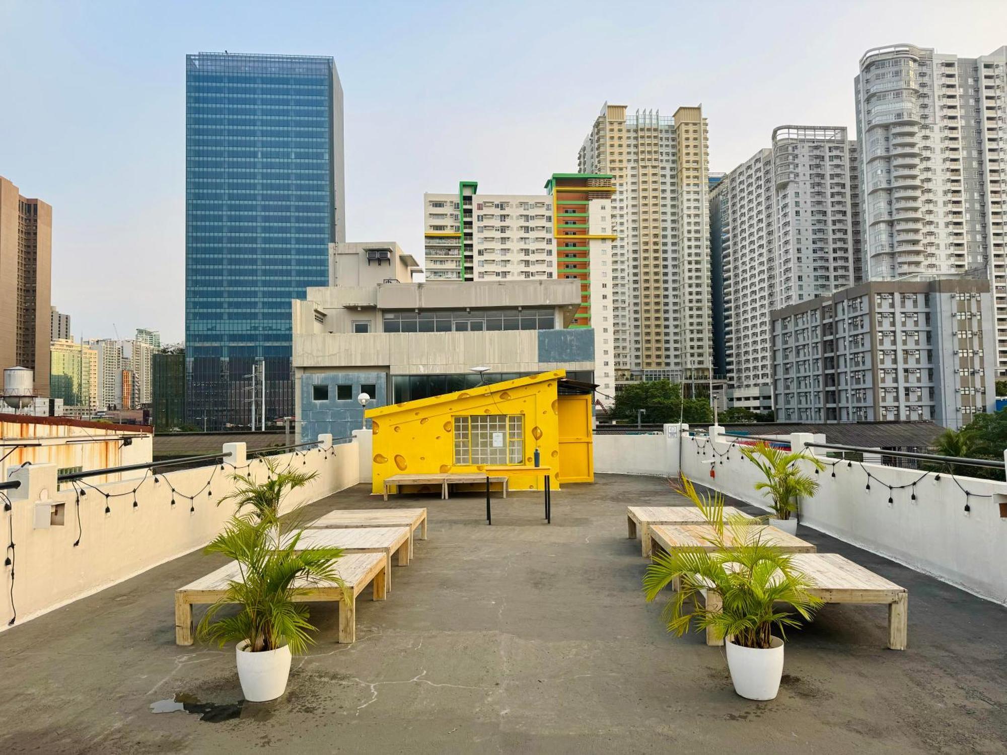 Cheese Hostel Manila Makati City Buitenkant foto