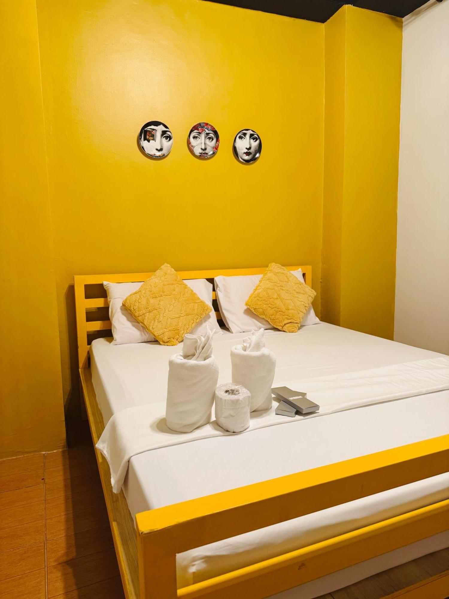 Cheese Hostel Manila Makati City Buitenkant foto