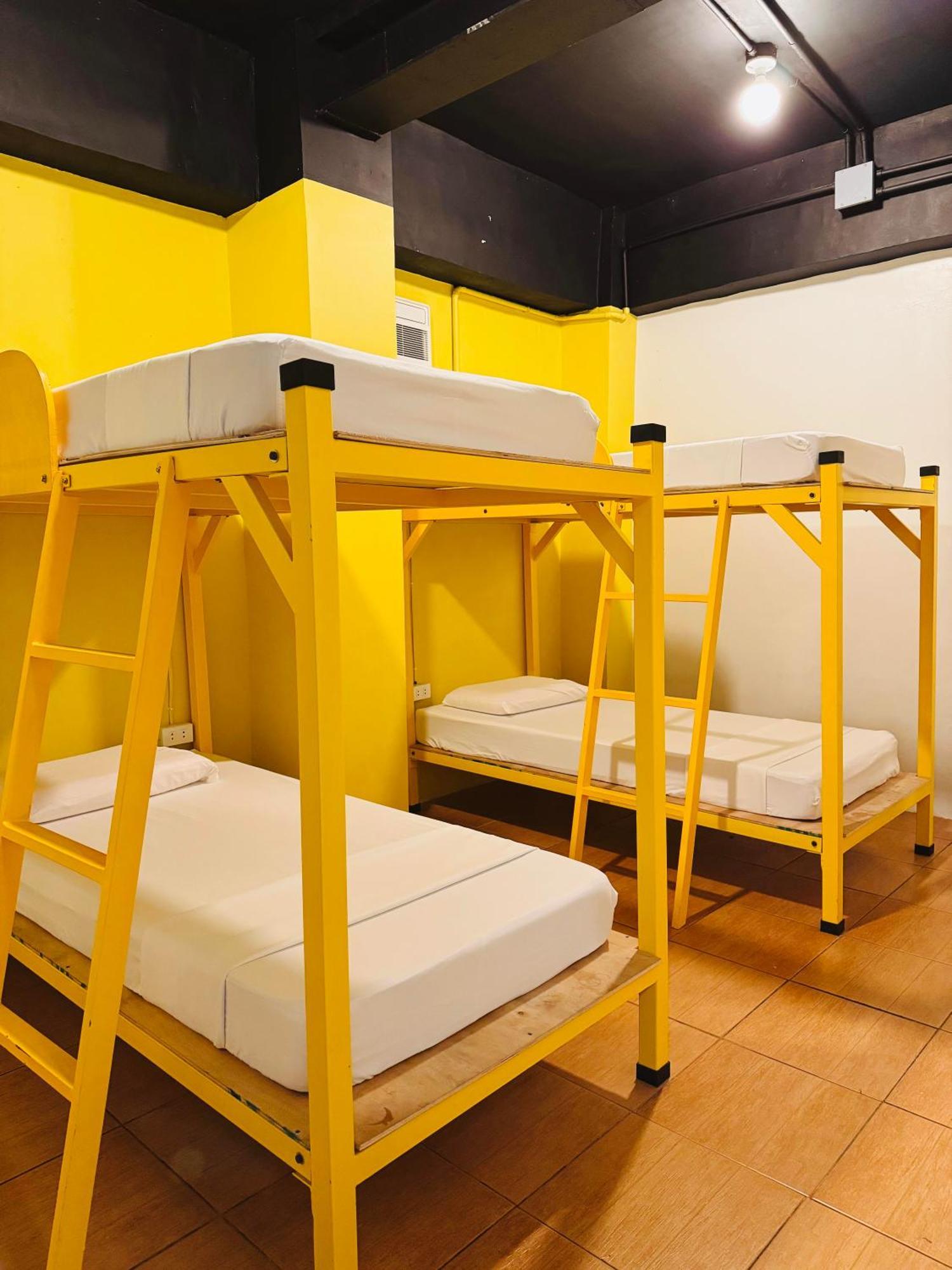 Cheese Hostel Manila Makati City Buitenkant foto