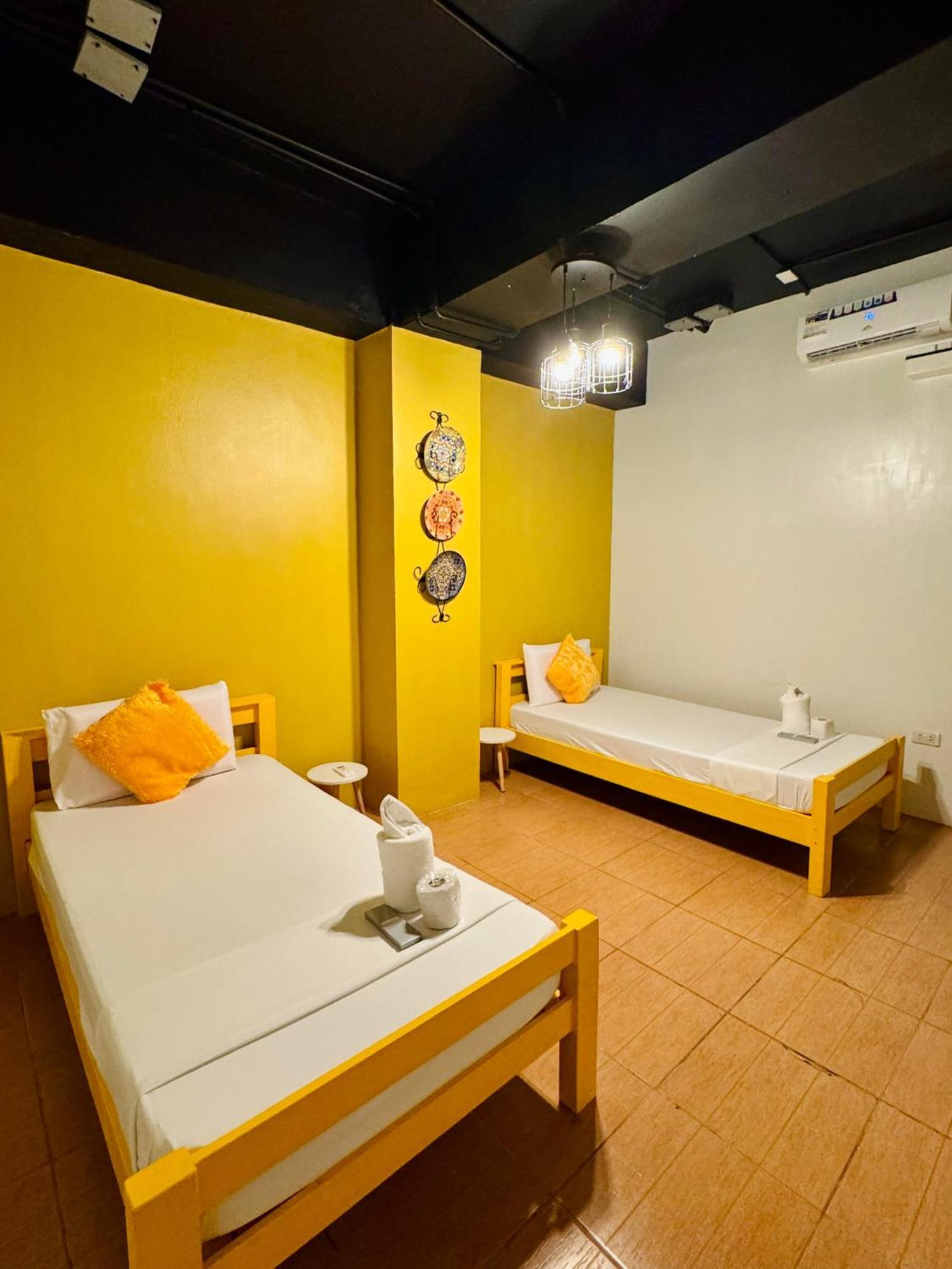 Cheese Hostel Manila Makati City Buitenkant foto