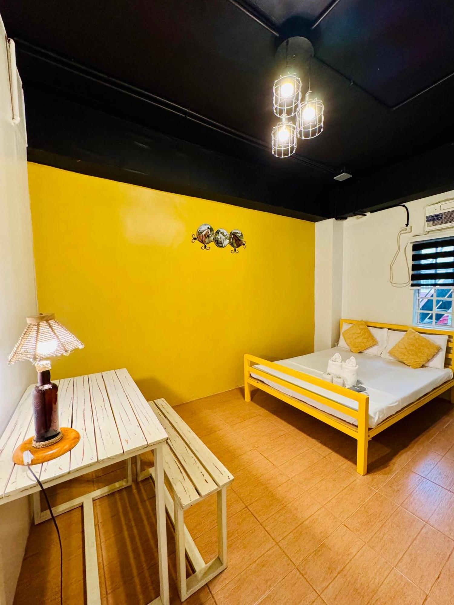 Cheese Hostel Manila Makati City Buitenkant foto
