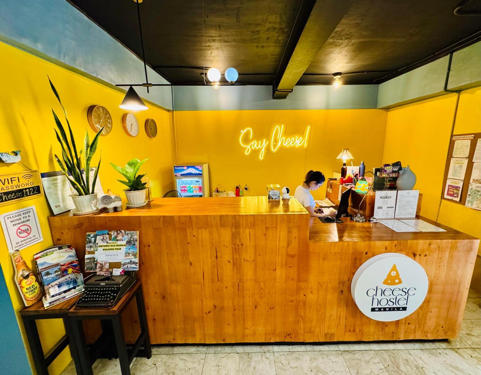 Cheese Hostel Manila Makati City Buitenkant foto