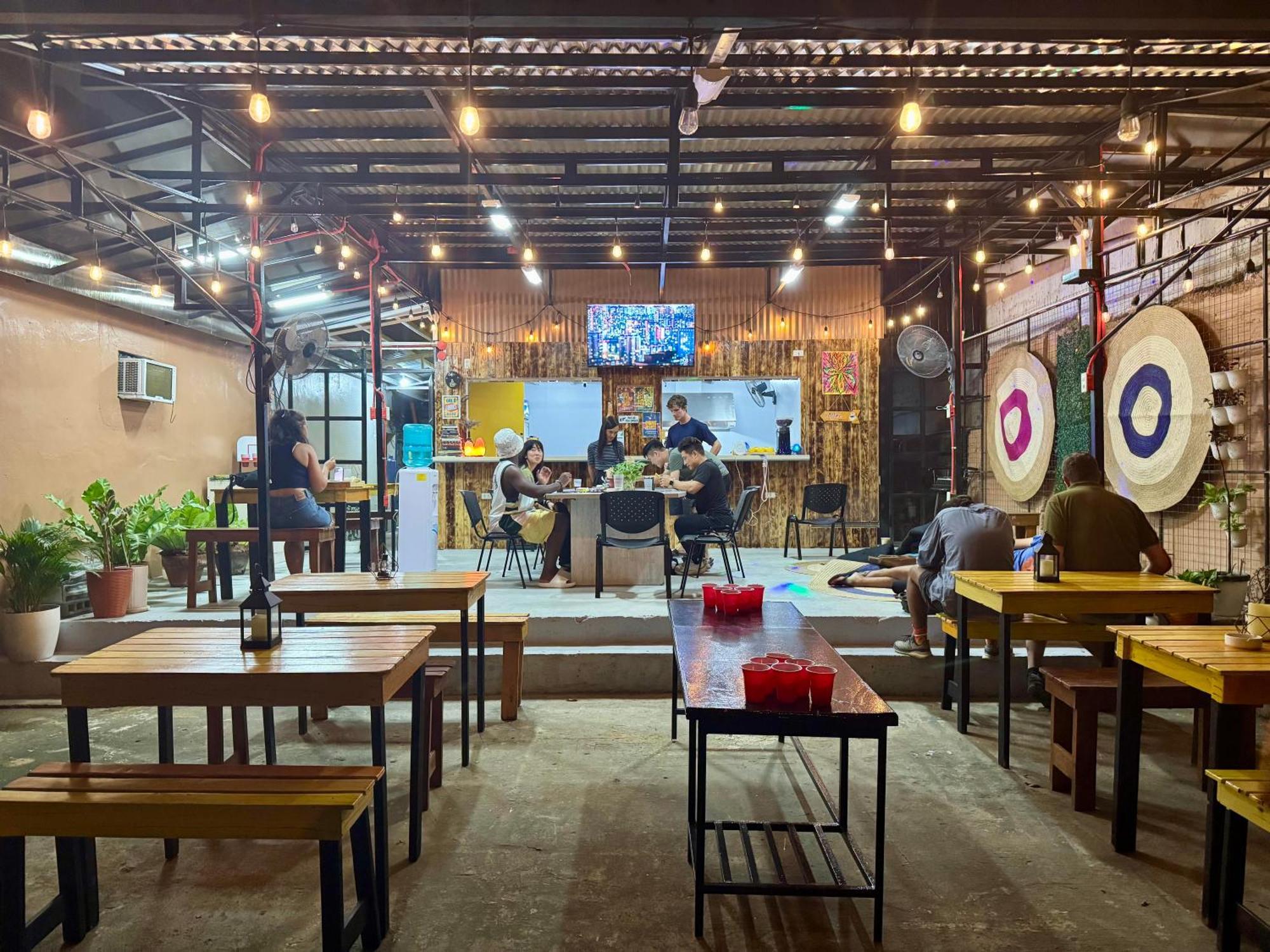 Cheese Hostel Manila Makati City Buitenkant foto