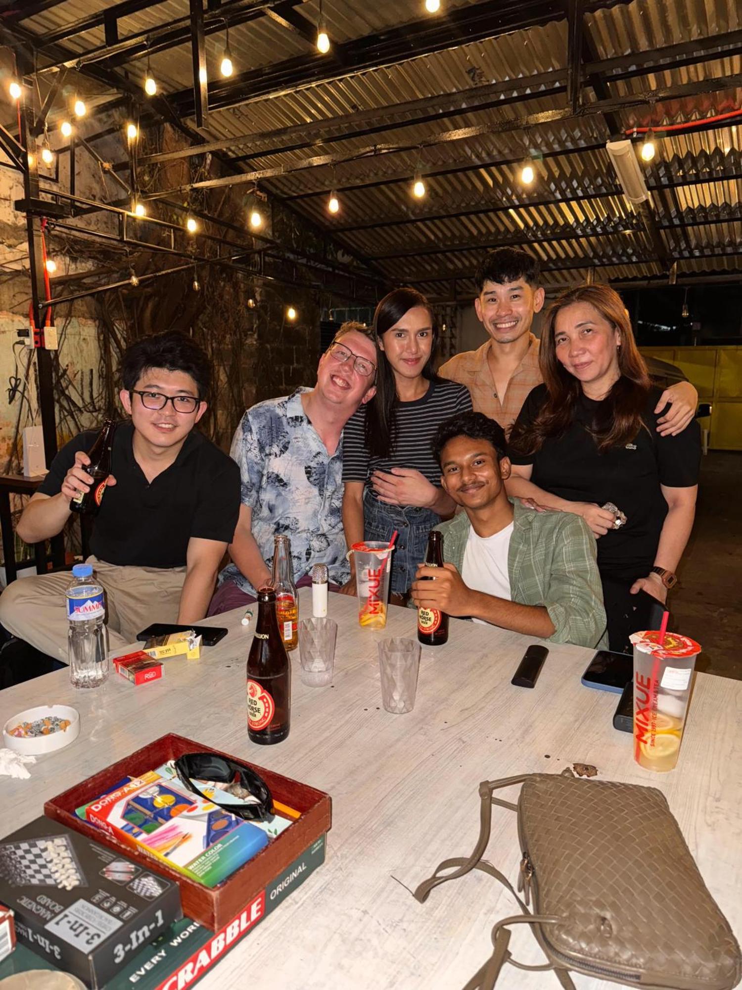 Cheese Hostel Manila Makati City Buitenkant foto